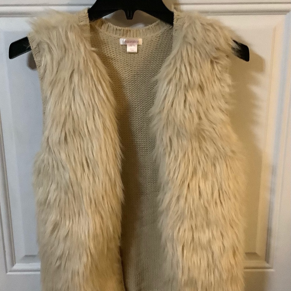 NWT Xilaration Sweater Vest Faux Fur Tan Sz XS -MO